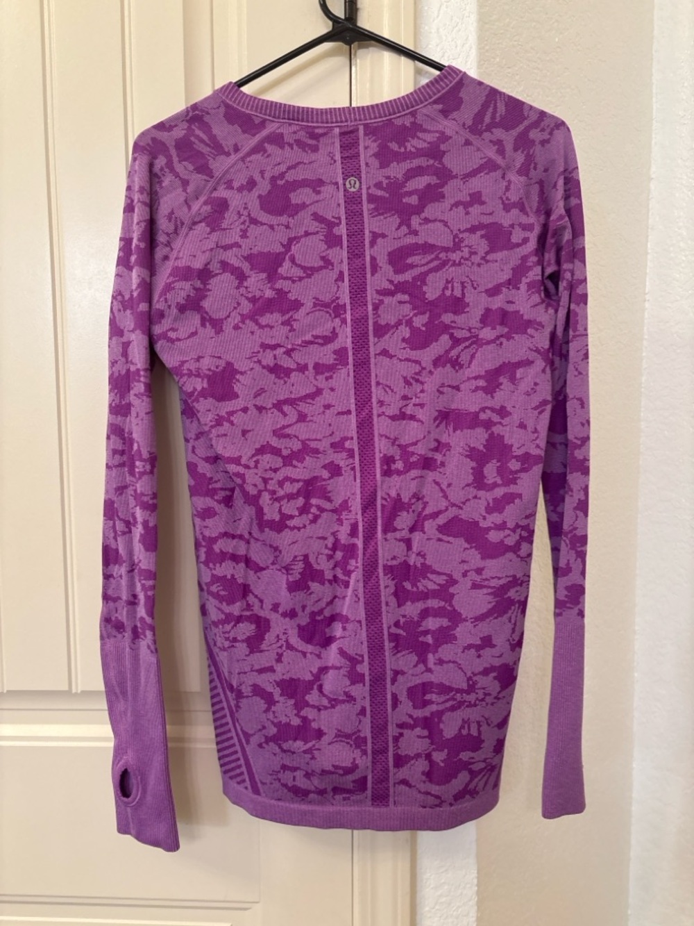 Lululemon Swiftly Tech Long Sleeve Crew Size 12 Purple Seamless Athletic Running - Picture 3 of 4